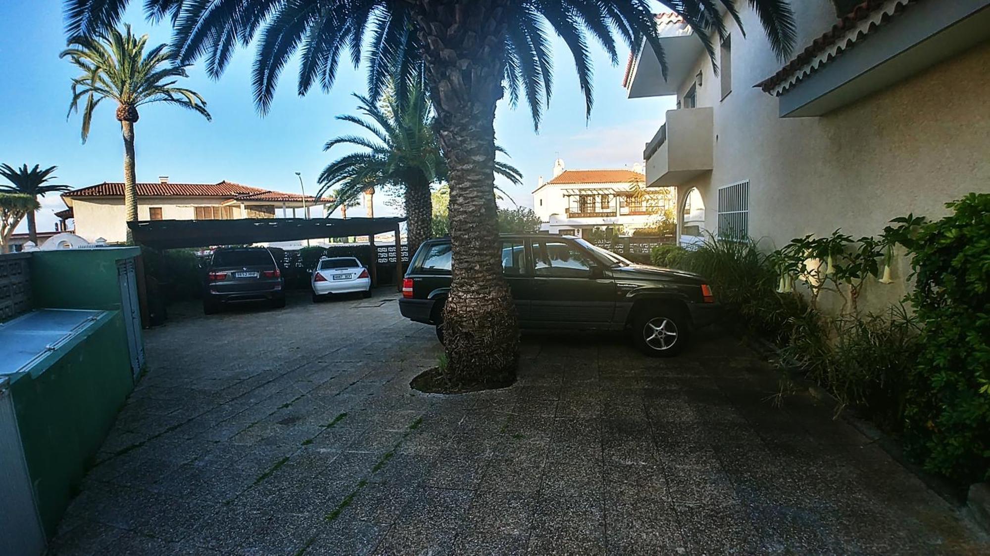 Elegant And Peaceful Aparments With Pool And Garden Apartment ปูแอร์โตเดลาครูซ ภายนอก รูปภาพ